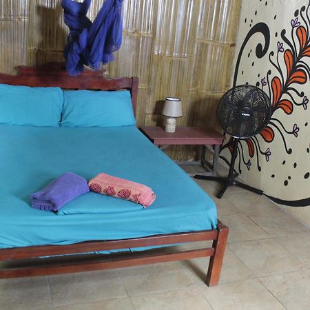 My Little House Surf&Backpacker Hostel Монтаньїта Екстер'єр фото