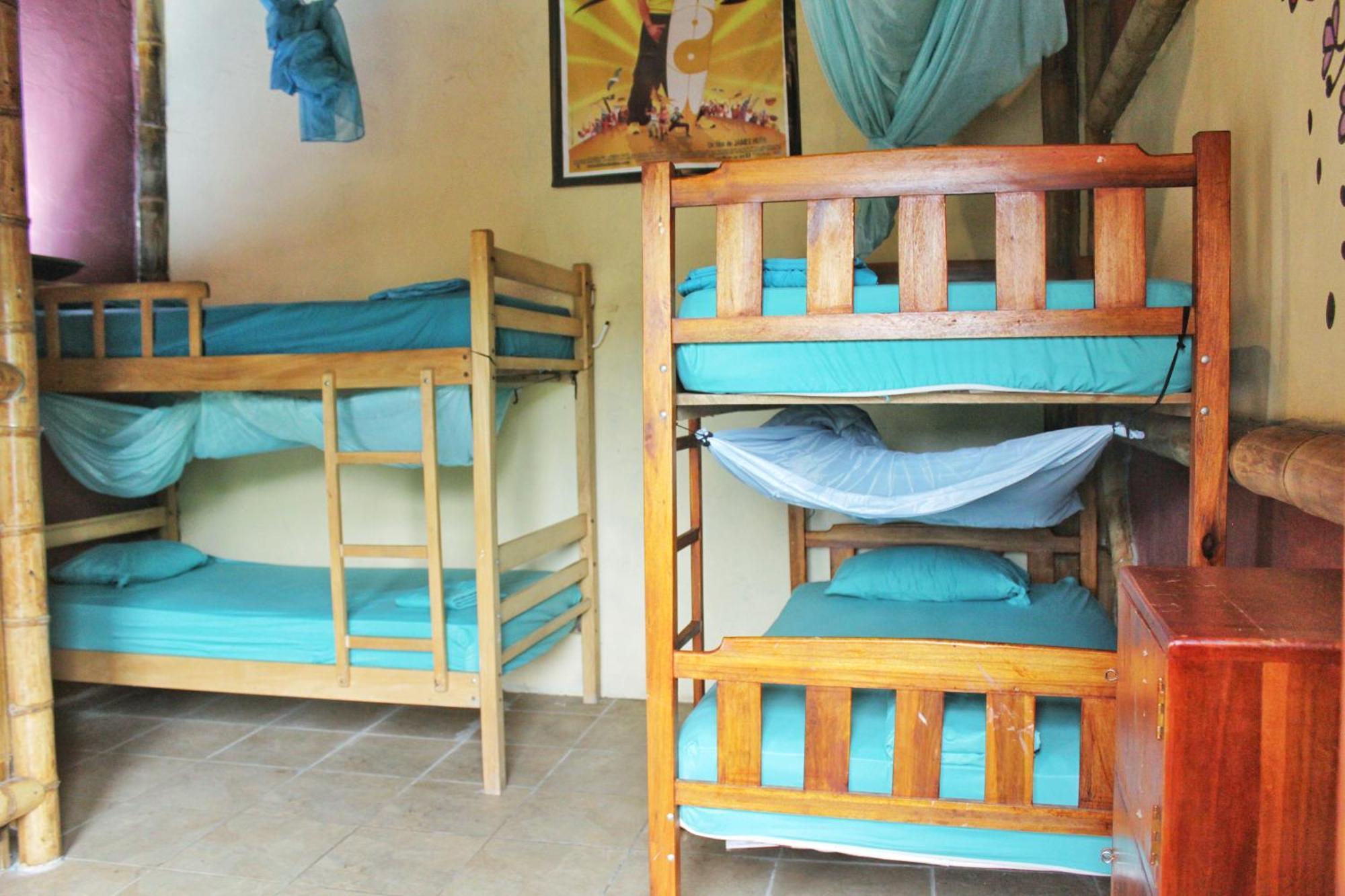 My Little House Surf&Backpacker Hostel Монтаньїта Екстер'єр фото