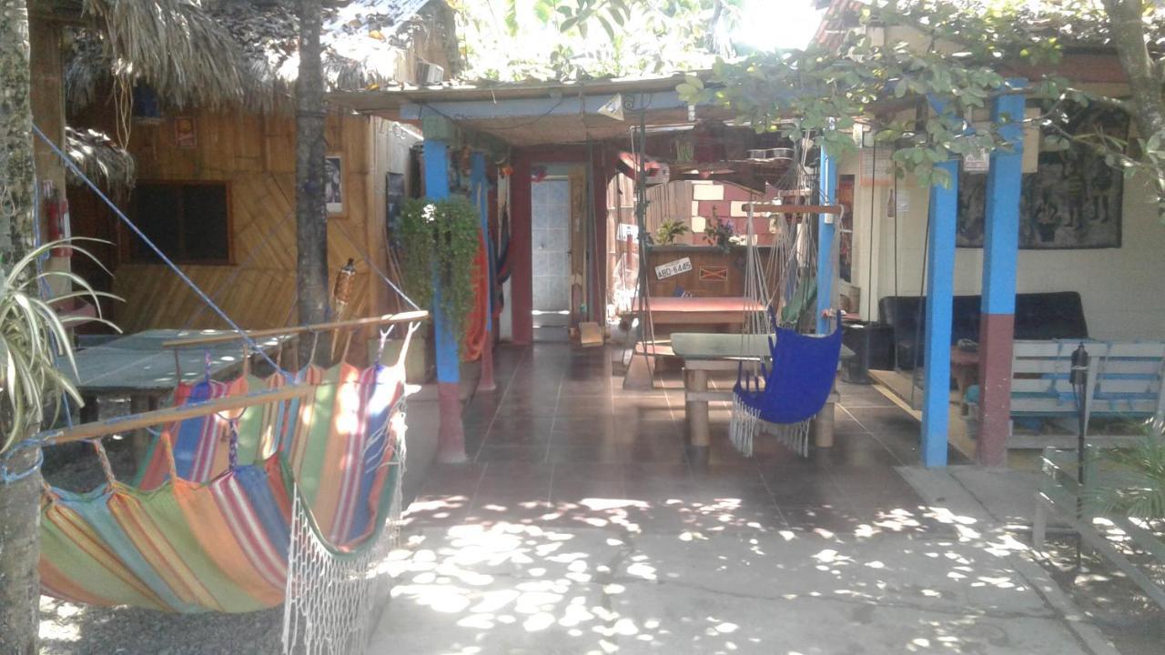 My Little House Surf&Backpacker Hostel Монтаньїта Екстер'єр фото