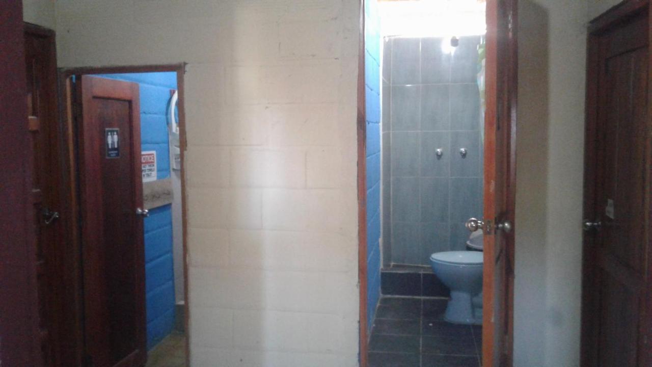 My Little House Surf&Backpacker Hostel Монтаньїта Екстер'єр фото